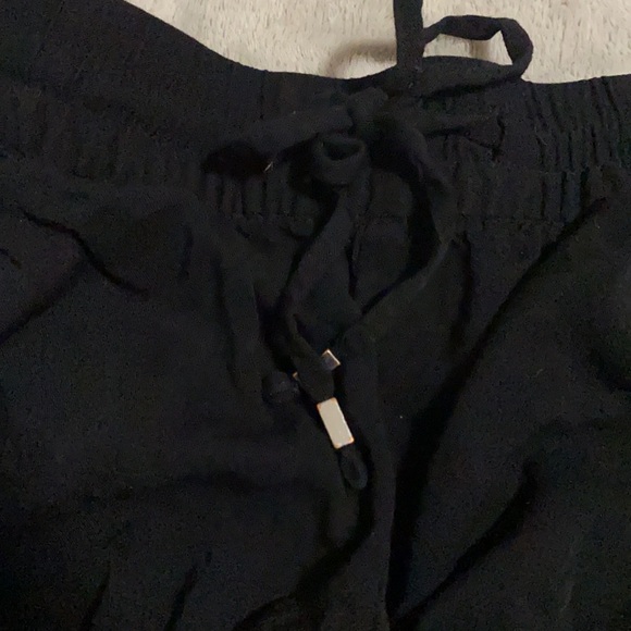 Black shorts - Picture 3 of 5